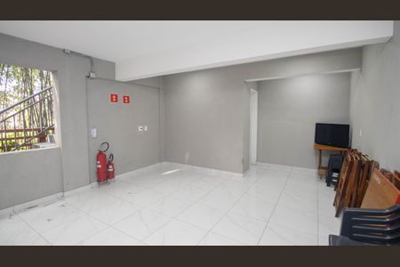Apartamento para alugar com 35m², 1 quarto e sem vaga Apartamento para alugar com 35m², 1 quarto e sem vagaÁrea comum - Salão de festas