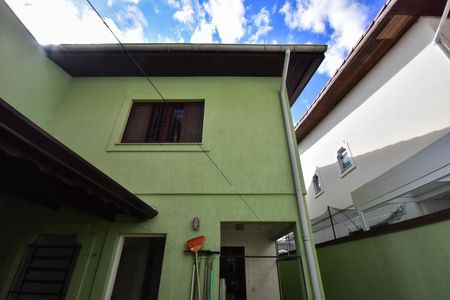 Casa à venda com 220m², 4 quartos e 6 vagasFachada Posterior