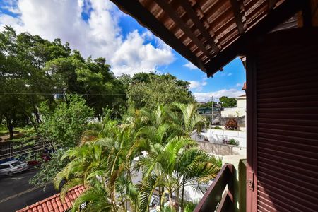 Casa à venda com 220m², 4 quartos e 6 vagasVaranda da Suíte