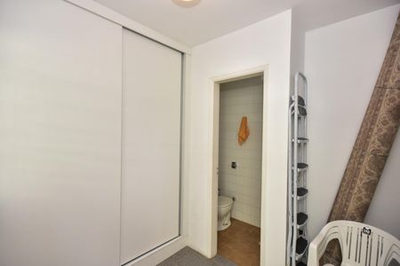 Casa à venda com 220m², 4 quartos e 6 vagasQuarto de Serviço