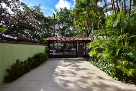 Casa à venda com 220m², 4 quartos e 6 vagasGaragem