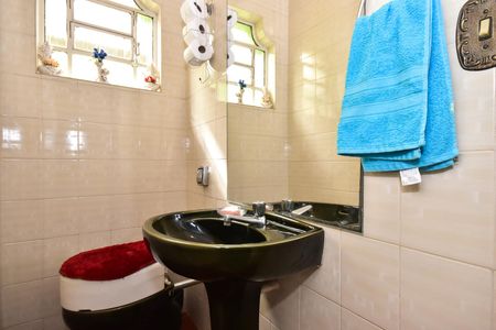 Casa à venda com 220m², 4 quartos e 6 vagasLavabo