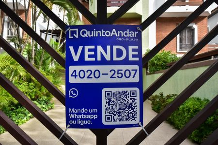 Casa à venda com 220m², 4 quartos e 6 vagasFachada