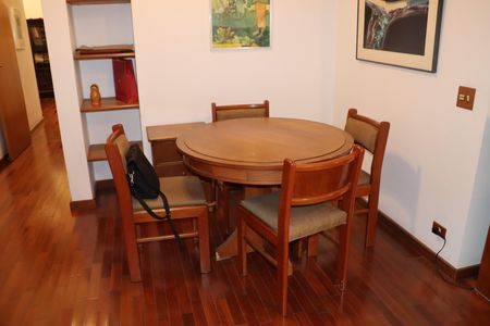 Casa de condomínio para alugar com 750m², 5 quartos e 6 vagasSuíte 3