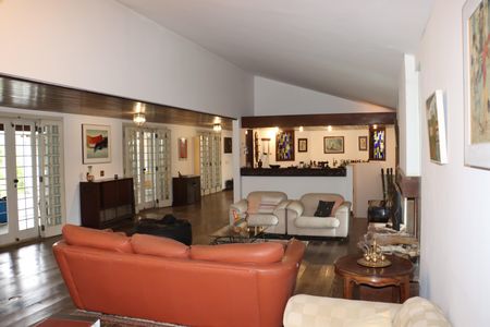 Casa de condomínio para alugar com 750m², 5 quartos e 6 vagasSala