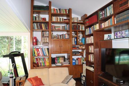 Sala de casa de condomínio para alugar com 5 quartos, 750m² em Chácara Eliana, Cotia