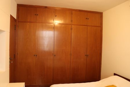 Casa de condomínio para alugar com 750m², 5 quartos e 6 vagasSuíte