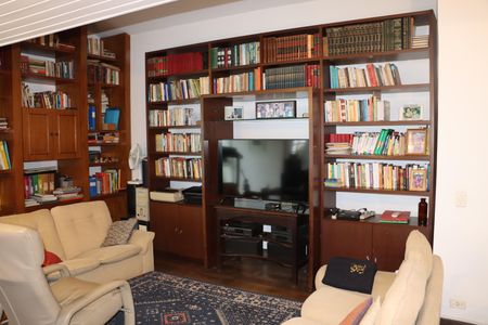 Casa de condomínio para alugar com 750m², 5 quartos e 6 vagasSala