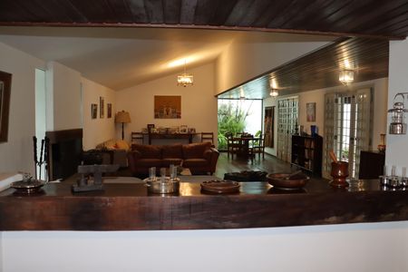 Casa de condomínio para alugar com 750m², 5 quartos e 6 vagasSala