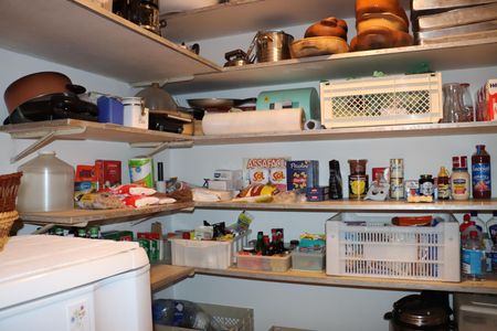 Casa de condomínio para alugar com 750m², 5 quartos e 6 vagasDespensa