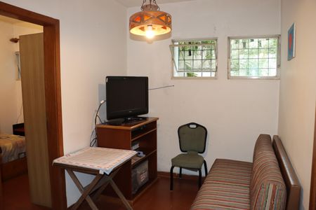 Casa de condomínio para alugar com 750m², 5 quartos e 6 vagasCorredor