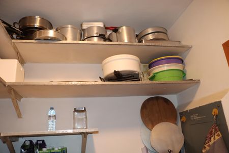 Casa de condomínio para alugar com 750m², 5 quartos e 6 vagasDespensa