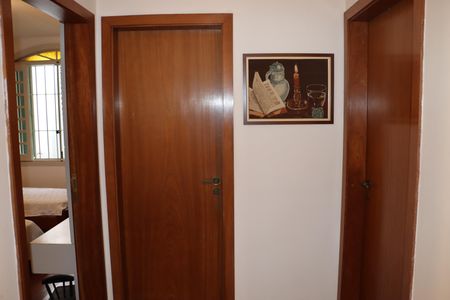 Casa de condomínio para alugar com 750m², 5 quartos e 6 vagasSuíte