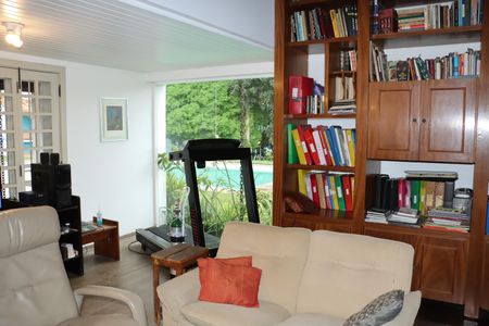 Casa de condomínio para alugar com 750m², 5 quartos e 6 vagasSala