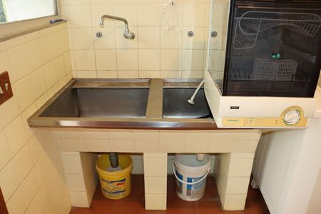 Casa de condomínio para alugar com 750m², 5 quartos e 6 vagasÁrea de serviço