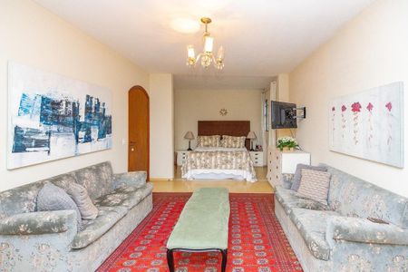 Casa à venda com 4 quartos, 641m² em Jardim Leonor, São Paulo