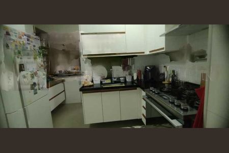 Apartamento à venda com 136m², 4 quartos e 1 vaga