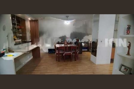 Apartamento à venda com 136m², 4 quartos e 1 vaga