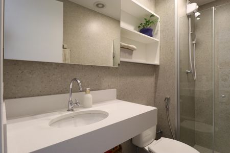 Banheiro Social de apartamento para alugar com 1 quarto, 33m² em Barra Funda, São Paulo