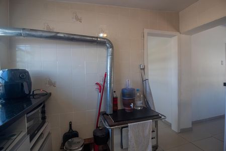 Casa à venda com 134m², 4 quartos e 5 vagas Casa à venda com 134m², 4 quartos e 5 vagasCozinha