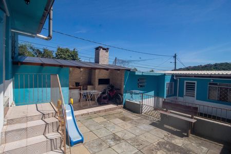 Casa à venda com 134m², 4 quartos e 5 vagas Casa à venda com 134m², 4 quartos e 5 vagasQuintal