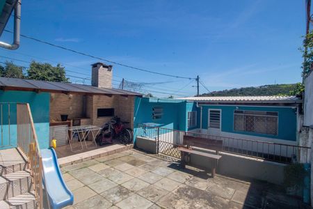 Casa à venda com 134m², 4 quartos e 5 vagas Casa à venda com 134m², 4 quartos e 5 vagasQuintal