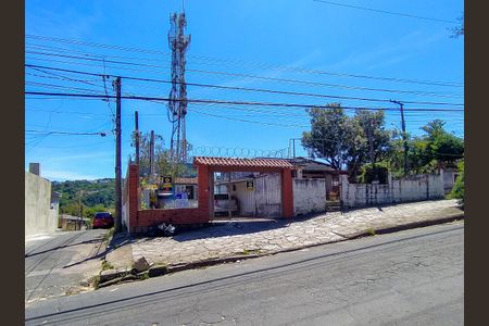 Casa à venda com 134m², 4 quartos e 5 vagas Casa à venda com 134m², 4 quartos e 5 vagasFachada