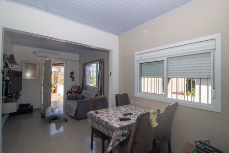 Casa à venda com 134m², 4 quartos e 5 vagas Casa à venda com 134m², 4 quartos e 5 vagasSala