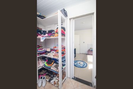 Casa à venda com 134m², 4 quartos e 5 vagas Casa à venda com 134m², 4 quartos e 5 vagasCloset
