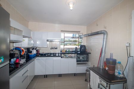 Casa à venda com 134m², 4 quartos e 5 vagas Casa à venda com 134m², 4 quartos e 5 vagasCozinha