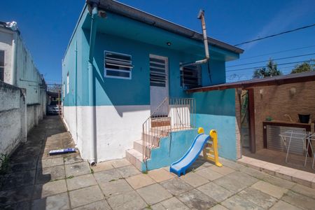 Casa à venda com 134m², 4 quartos e 5 vagas Casa à venda com 134m², 4 quartos e 5 vagasQuintal