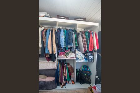 Casa à venda com 134m², 4 quartos e 5 vagas Casa à venda com 134m², 4 quartos e 5 vagasCloset