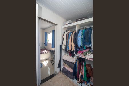 Casa à venda com 134m², 4 quartos e 5 vagas Casa à venda com 134m², 4 quartos e 5 vagasCloset