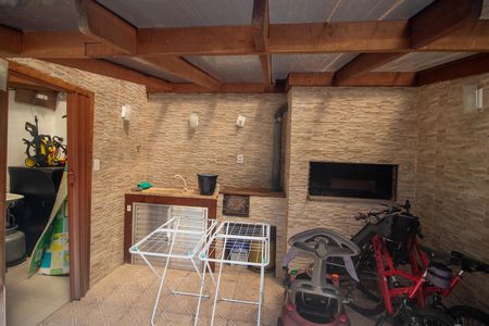 Casa à venda com 134m², 4 quartos e 5 vagas Casa à venda com 134m², 4 quartos e 5 vagasChurrasqueira