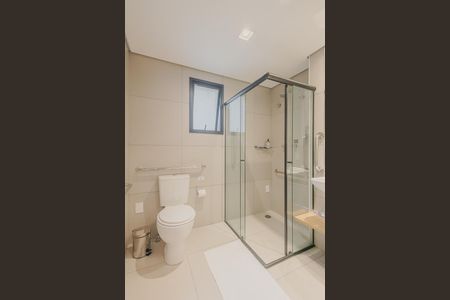 Banheiro de kitnet/studio à venda com 1 quarto, 23m² em Pinheiros, São Paulo