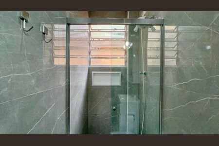 Apartamento à venda com 71m², 2 quartos e sem vagaBanheiro