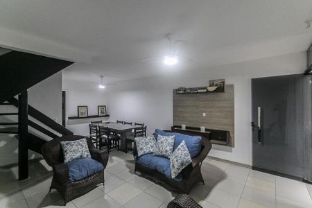 Sala de casa de condomínio para alugar com 3 quartos, 200m² em Piatã, Salvador