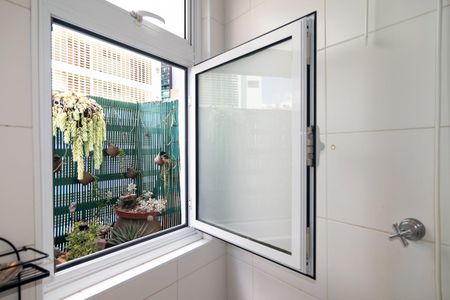 Banheiro de kitnet/studio para alugar com 0 quarto, 25m² em Consolação, São Paulo