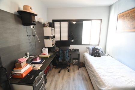 Apartamento à venda com 107m², 3 quartos e 2 vagasQuarto 2