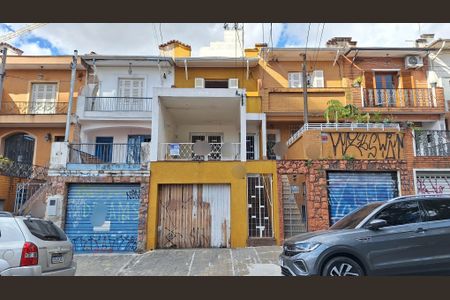 Casa à venda com 143m², 3 quartos e 1 vagaFachada e Placa KBVE-472