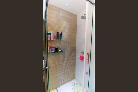 Apartamento à venda com 103m², 2 quartos e 1 vaga