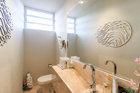 Casa à venda com 250m², 3 quartos e 3 vagasLavabo