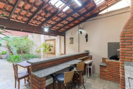 Casa à venda com 250m², 3 quartos e 3 vagasChurrasqueira