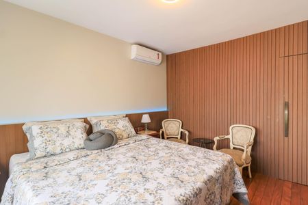 Casa à venda com 250m², 3 quartos e 3 vagasSuíte