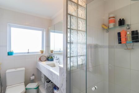 Casa à venda com 250m², 3 quartos e 3 vagasBanheiro 