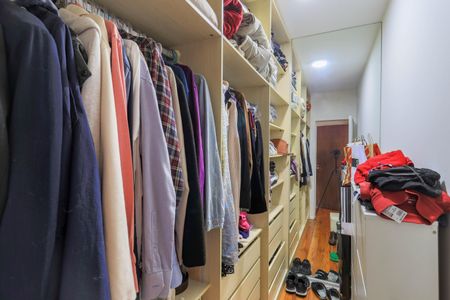 Casa à venda com 250m², 3 quartos e 3 vagasCloset do Quarto 1