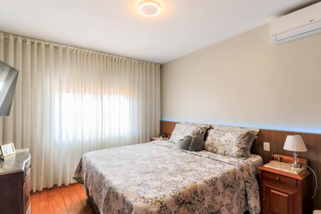 Casa à venda com 250m², 3 quartos e 3 vagasSuíte 