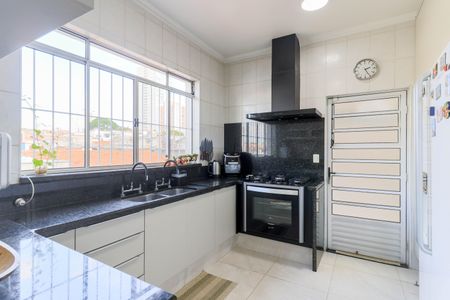 Casa à venda com 250m², 3 quartos e 3 vagasCozinha 