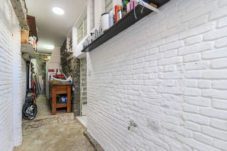 Casa à venda com 250m², 3 quartos e 3 vagasCorredor Lateral 