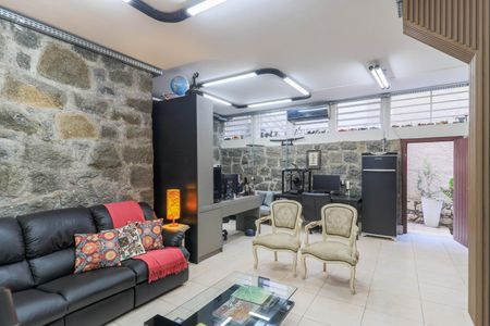 Casa à venda com 250m², 3 quartos e 3 vagasHome Theater